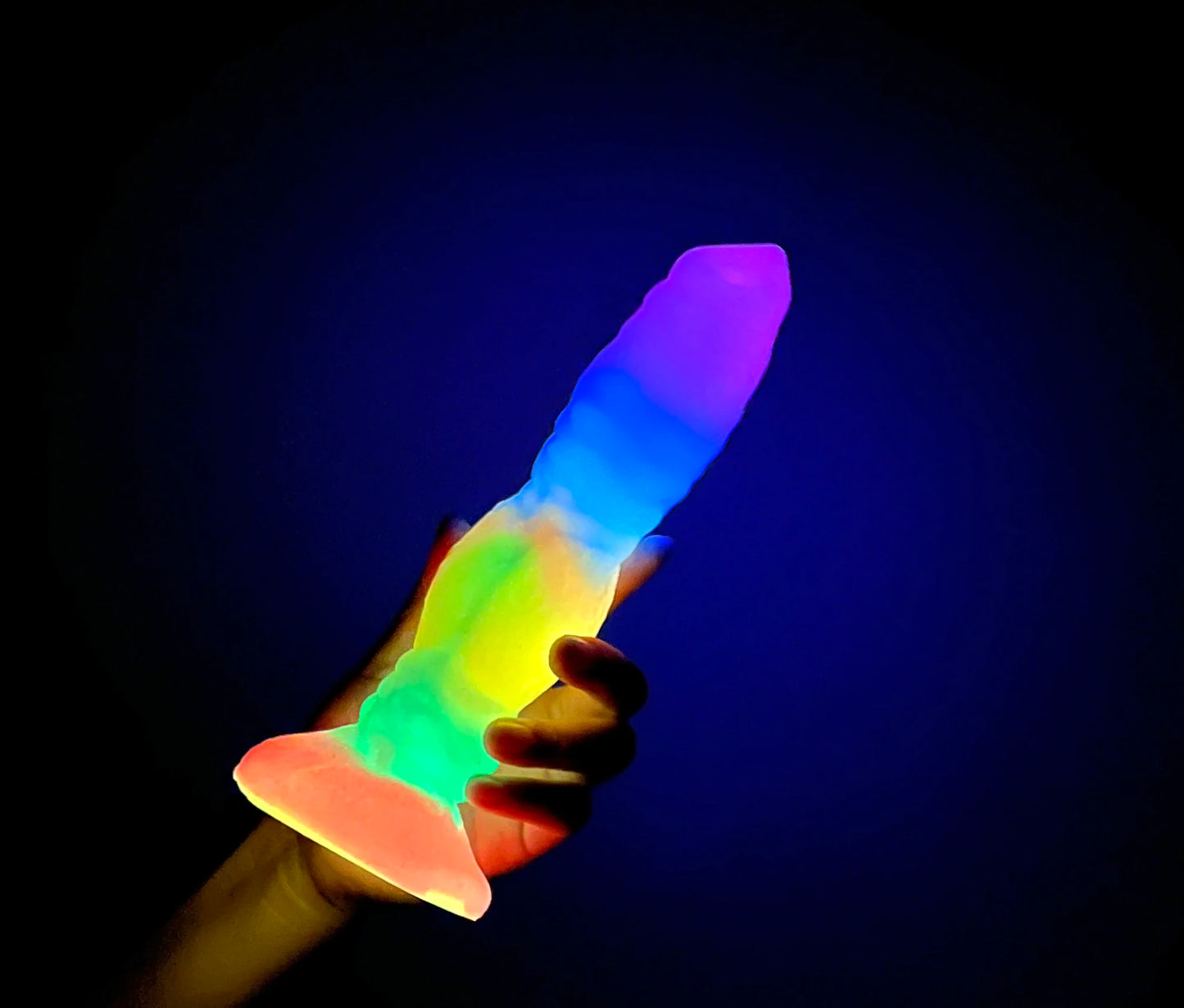 Hot-selling Skin-friendly and Comfortable Soft Silicone Dildo in New Luminous Colour