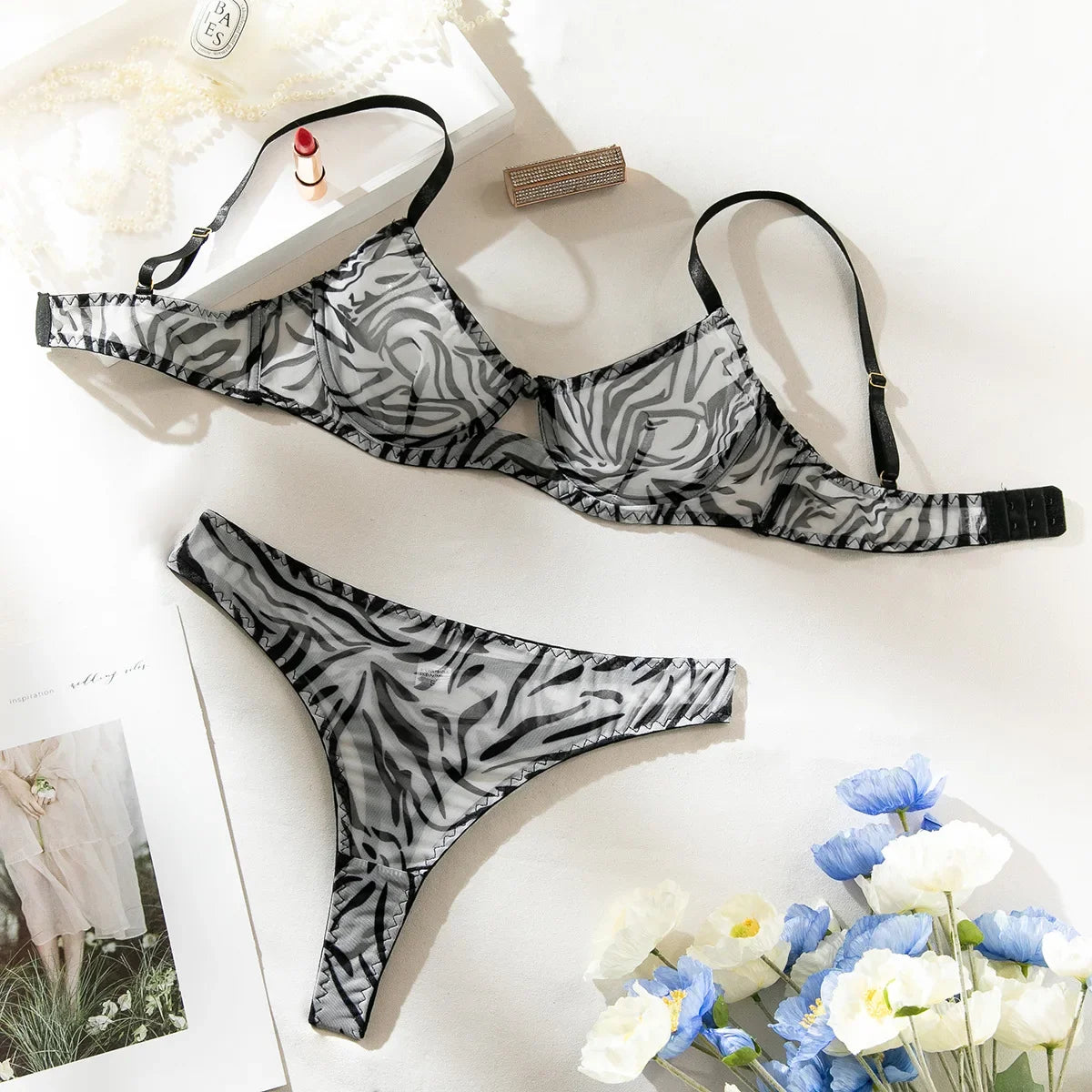 Toucheart 2-Piece Sexy Leopard Print Lingerie Set Bra Women Hollow Sexy Lingerie Thin Mesh Patchwork Print See-Through Sexy Set