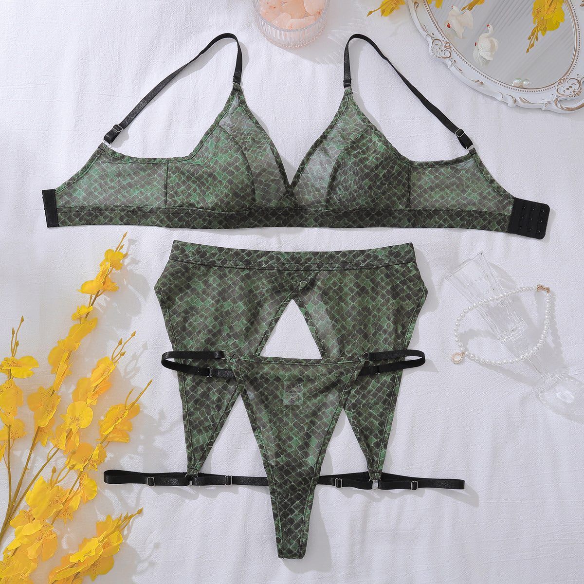 Hollow Out See-through Backless Fashion Color Contrast Three-piece Set