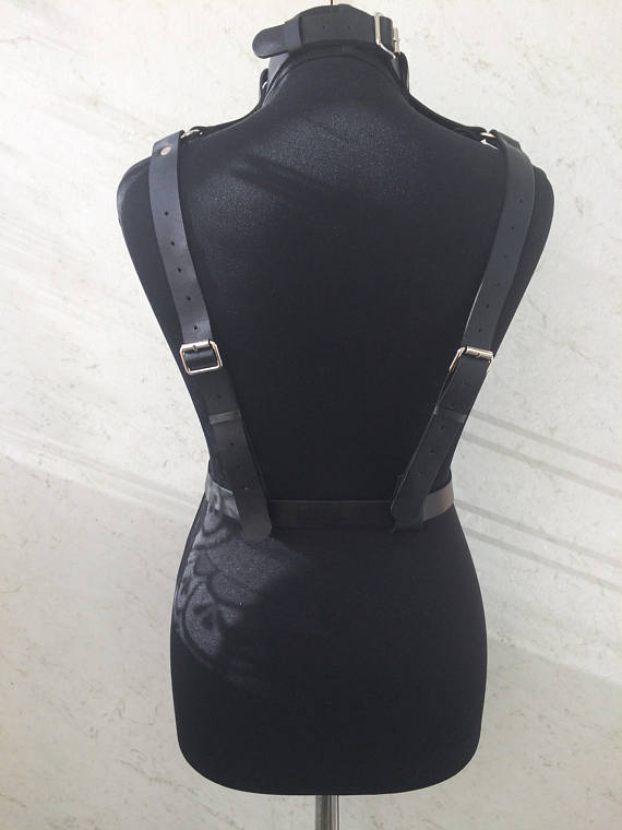 Shadow Web Harness – Adjustable Gothic Body Bond