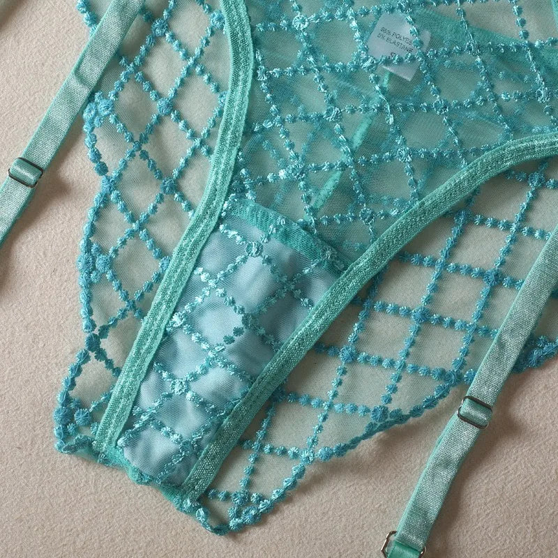 Toucheart Lingeries Sexy Hot for Women Embroidered Bra Steel Support Perspective Sexy Lingerie Set Sexy Hollow Out Underwear Set