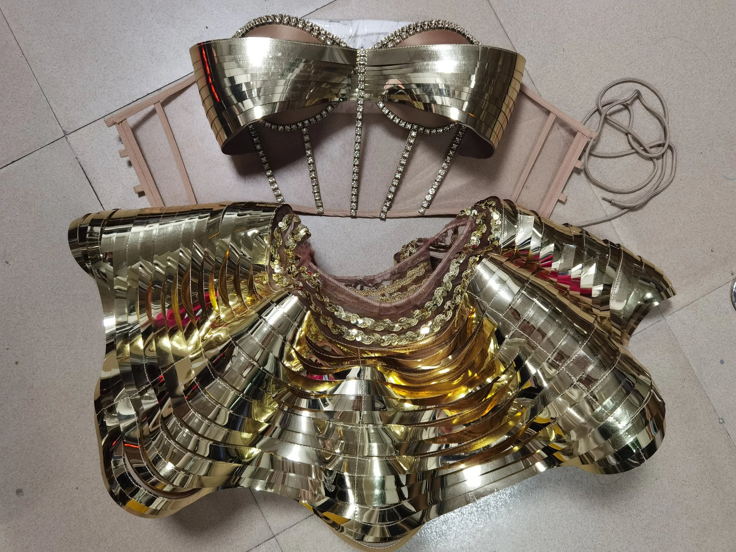 Sexy Diamonds Activity Clothing Women ClubCelebrate Stage Wear Performance Outfit Sparkly GoloSilver Top 2PCS Skirt Sets  Y009