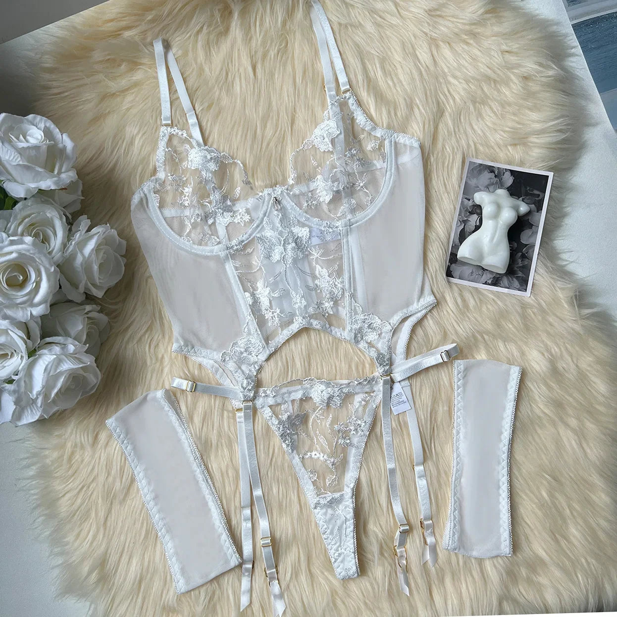 Toucheart Sexy Lingerie Embroidery Printing Bra Garters Set For Women Mesh See- Through Hollow Out Exotic Sexy Underwear Suit