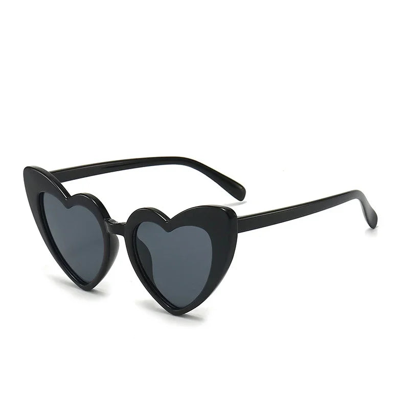 Ladies Pink Cat Eye Love Heart Sunglasses Women Retro Oversized Personality Sun Glasses UV400 Eye Protection Eyewear Goggles