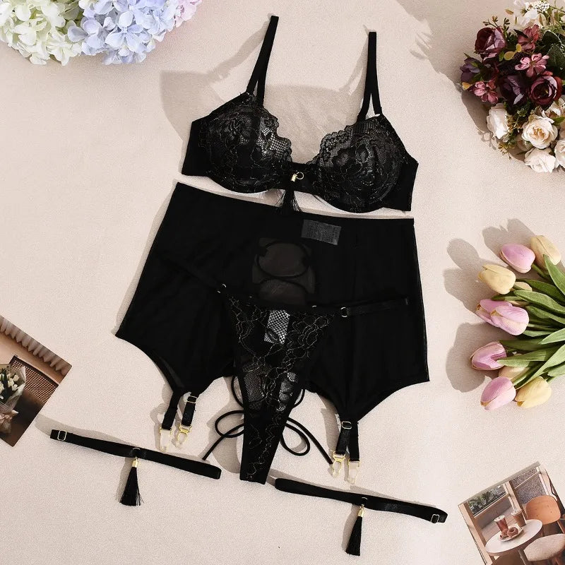 Toucheart Sexy Lingerie Suit for Women Tassel Pendant Patchwork Mesh See-through Gold Silk Embroidered Women's Lingerie Set New