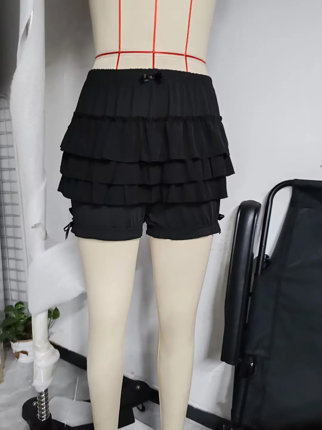 Women's Summer Gothic Black Bloomer Shorts Elastic Waist Ruffles Layered Shorts Harajuku High Waist Bottoms Aesthetic Clothes