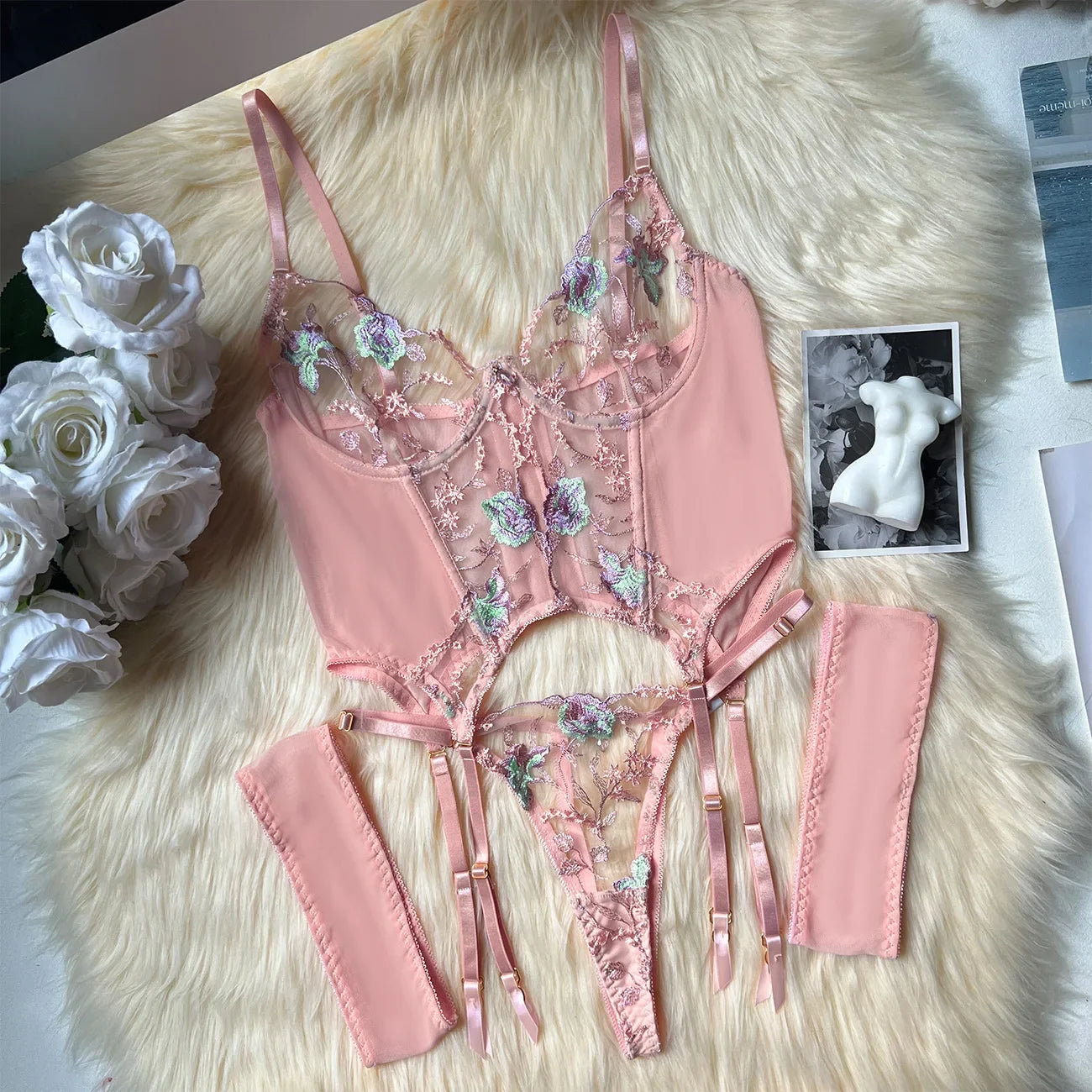 Toucheart Sexy Lingerie Embroidery Printing Bra Garters Set For Women Mesh See- Through Hollow Out Exotic Sexy Underwear Suit