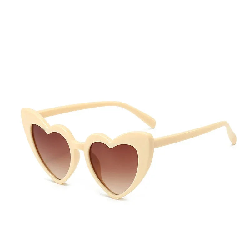 Ladies Pink Cat Eye Love Heart Sunglasses Women Retro Oversized Personality Sun Glasses UV400 Eye Protection Eyewear Goggles