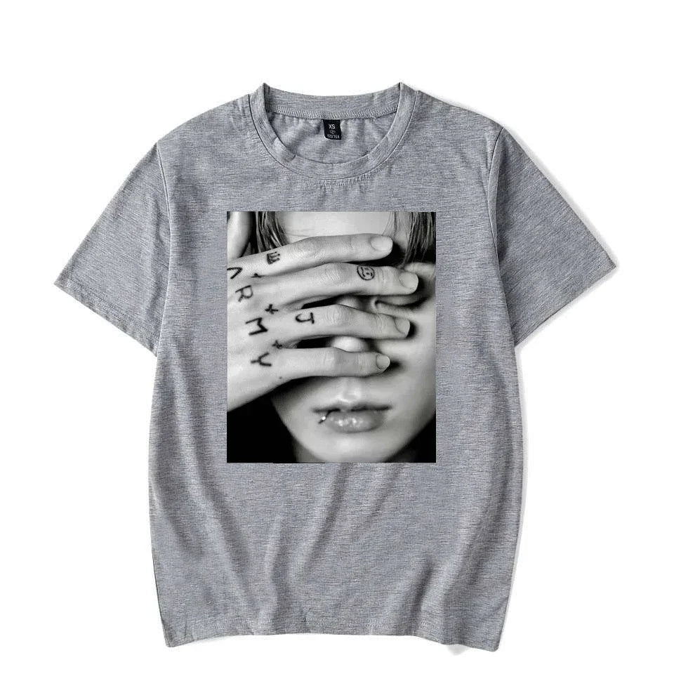Vintage T-Shirt Jungkook Graphic T-Shirt  Oversized Tops Gothic Women's T-Shirt Kpop Aesthetic Goth Fashion Streetwear
