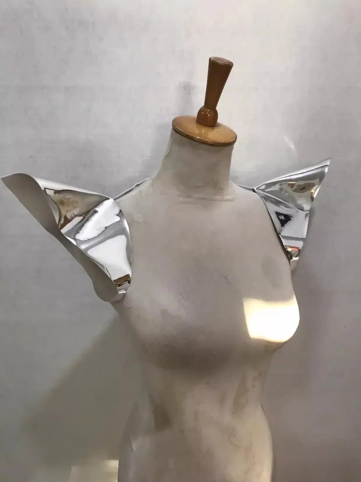 Nightclub Dj Ds Stage Performance Accessories Rave Outfit Silver Flying Shoulder Vest Cosplay Women Cutout Jazz Shoulder Pads